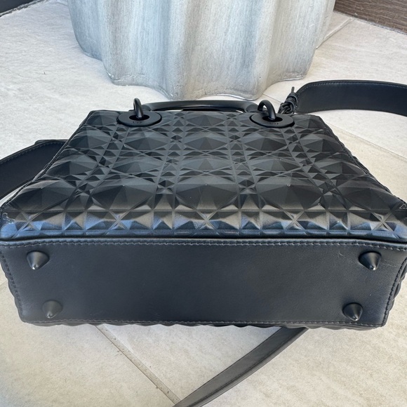 Calfskin Diamond Medium Lady Dior Black - Picture 7 of 14